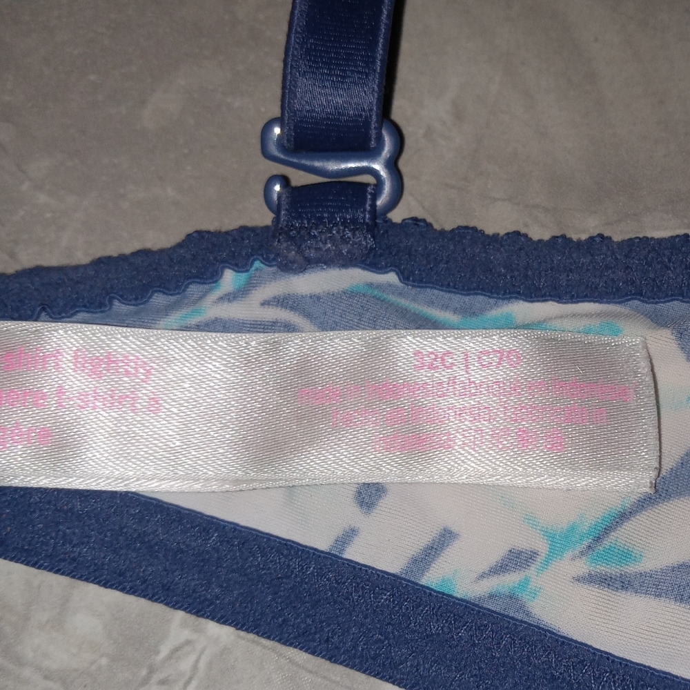 Pink by Victoria's secret where everywhere lightly lined 32C logo bra - Picture 6 of 7